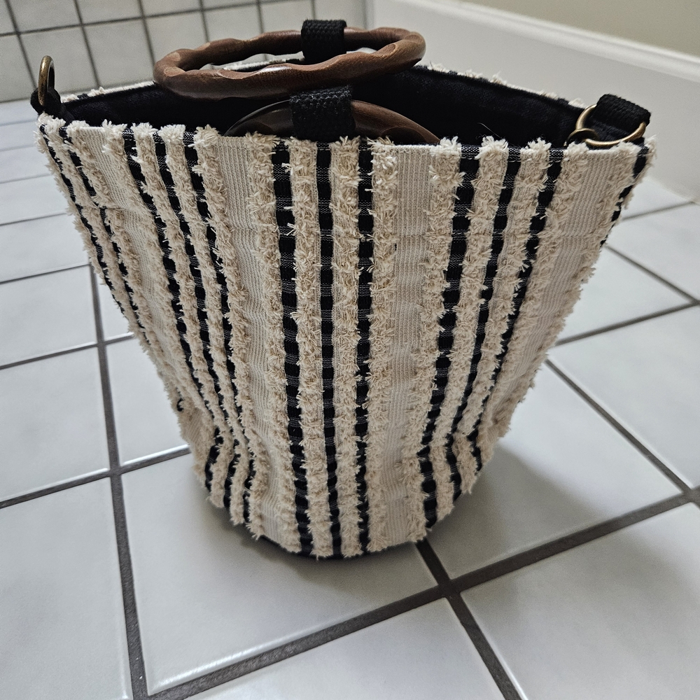 Brand New Woven Striped Black and Cream Bucket Bag with Wooden Handles